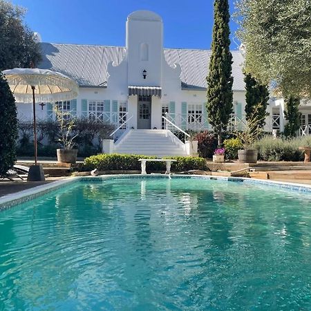 La Belle Guest House Bloemfontein Exteriör bild